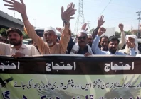 daily wage workers protest blocked from marching to cm house