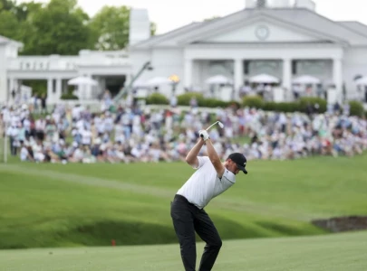 fitzpatrick storms into lead