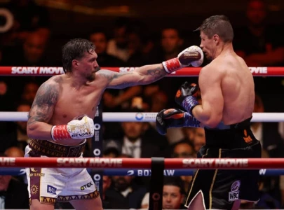 usyk survives scare to stop verhoeven usyk survives scare to stop verhoeven
