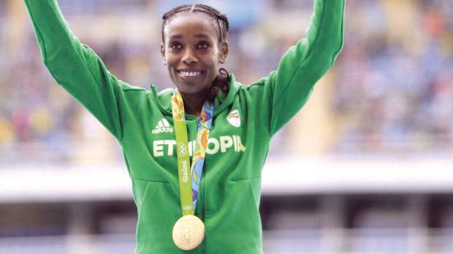 ayana clocked 29 17 45 to break wang s 23 year old record it was the first time in the last seven years that any woman had broken 30 minutes in the 10 000m race photo afp ayana clocked 29 17 45 to break wang s 23 year old record it was the first time in the last seven years that any woman had broken 30 minutes in the 10 000m race photo afp
