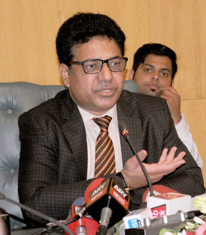 the minister also criticised politics of imran khan and tahirul qadri saying they were promoting extremism chaos and anarchy photo zahoor ul haq express the minister also criticised politics of imran khan and tahirul qadri saying they were promoting extremism chaos and anarchy photo zahoor ul haq express