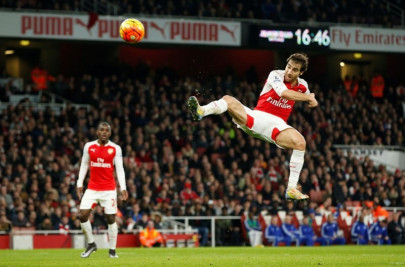 palace sign former arsenal midfielder flamini