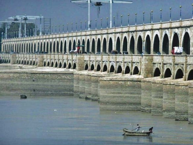 sukkur barrage to close for 15 days for renovation cleaning sukkur barrage to close for 15 days for renovation cleaning