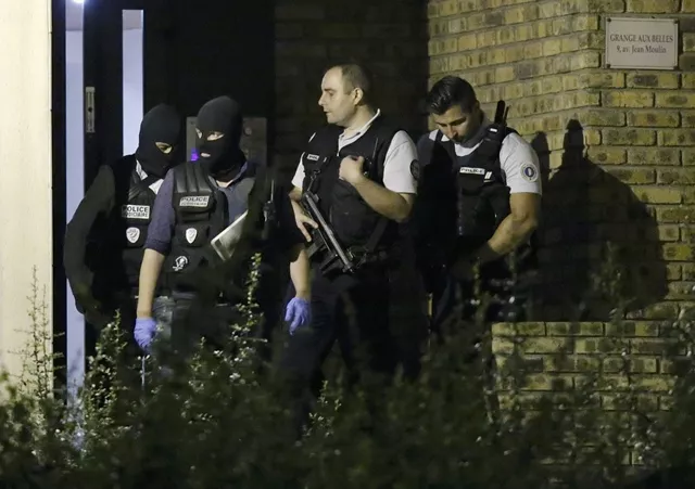 french policemen take part in a police raid in boussy saint antoine near paris france september 8 2016 french police investigating the abandonment of a car packed with gas cylinders near paris 039 s notre dame photo reuters french policemen take part in a police raid in boussy saint antoine near paris france september 8 2016 french police investigating the abandonment of a car packed with gas cylinders near paris 039 s notre dame photo reuters