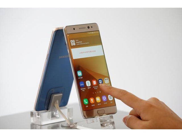samsung increasingly squeezed by apple s iphone in the high end segment and chinese rivals in the low end market launched the note 7 earlier than expected ahead of the september 7 launch of the iphone 7 photo reuters samsung increasingly squeezed by apple s iphone in the high end segment and chinese rivals in the low end market launched the note 7 earlier than expected ahead of the september 7 launch of the iphone 7 photo reuters
