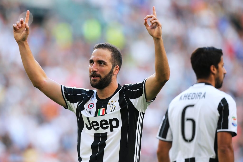 gonzalo higuain celebrates after scoring a goal on september 10 2016 at the juventus stadium in turin photo afp