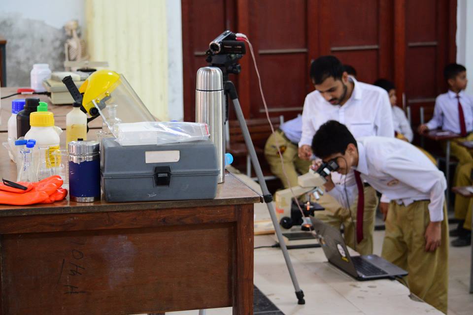 government central model school principal abdul haq and headmaster tahir chisti lauded kss s and their partner alif ailaan s efforts towards the popularisation of science photo kss facebook page