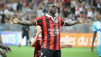 balotelli scores brace as nice down marseille