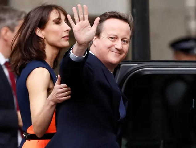 britain 039 s outgoing prime minister david cameron with his wife samantha waves in front of number 10 downing street on his last day in office as prime minister in central london britain july 13 2016 photo reuters britain 039 s outgoing prime minister david cameron with his wife samantha waves in front of number 10 downing street on his last day in office as prime minister in central london britain july 13 2016 photo reuters