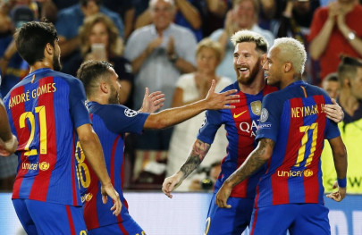 messi is best player in world in any position says luis enrique