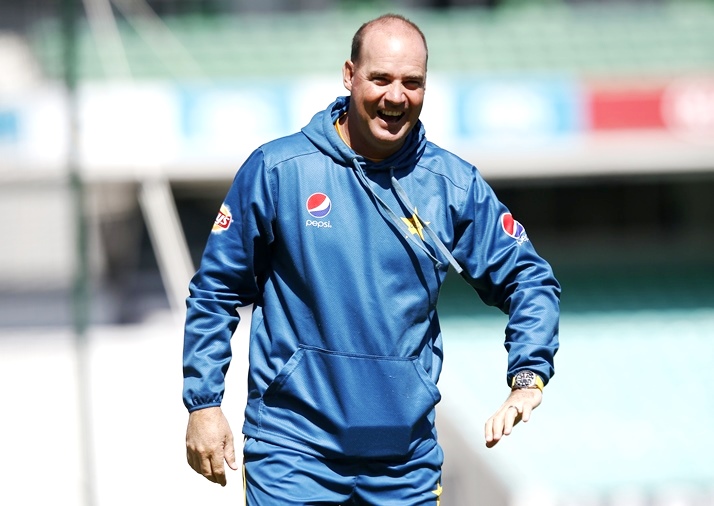 mickey arthur wants pakistan to win all upcoming tests to maintain top rankings photo reuters