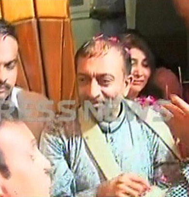 express news screen grab of mqm leader farooq sattar arriving at his residence after being discharged from hospital on september 14 2016