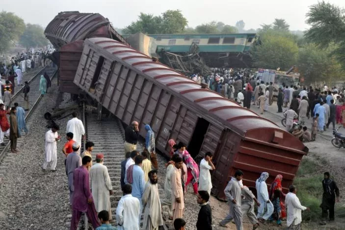 locals gather at the scene where two trains collided near multan pakistan september 15 2016 photo reuters locals gather at the scene where two trains collided near multan pakistan september 15 2016 photo reuters