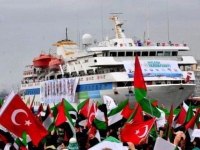 women led flotilla sails from barcelona to break gaza blockade