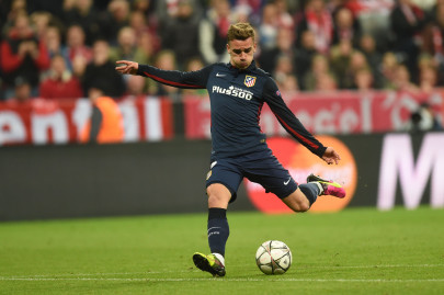 antoine griezmann puts manchester united chelsea on red alert antoine griezmann puts manchester united chelsea on red alert