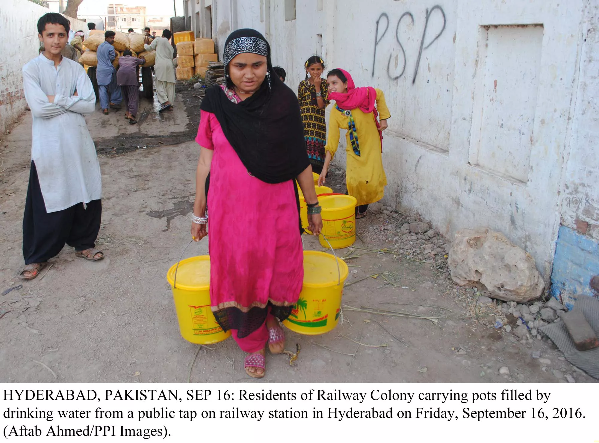 villagers said even the mosques were without water during eid days causing immense difficulty to the area with a population of around 2 000 photo ppi villagers said even the mosques were without water during eid days causing immense difficulty to the area with a population of around 2 000 photo ppi