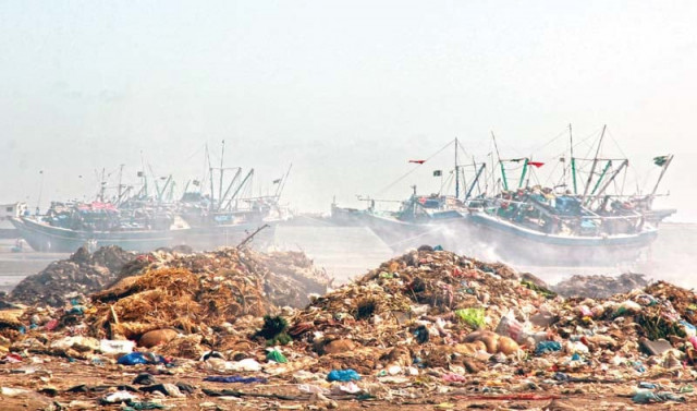 the coast of ibrahim hyderi continues to receive tons of garbage ironically even on the international coastal cleanup day celebrated worldwide on september 17 photo athar khan express the coast of ibrahim hyderi continues to receive tons of garbage ironically even on the international coastal cleanup day celebrated worldwide on september 17 photo athar khan express
