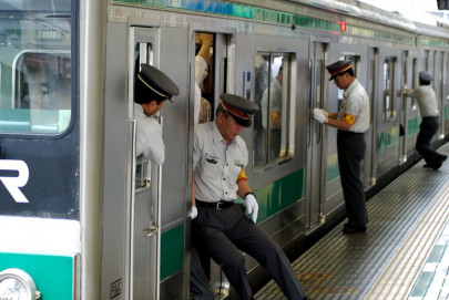 urine trouble japan train driver pees on track urine trouble japan train driver pees on track