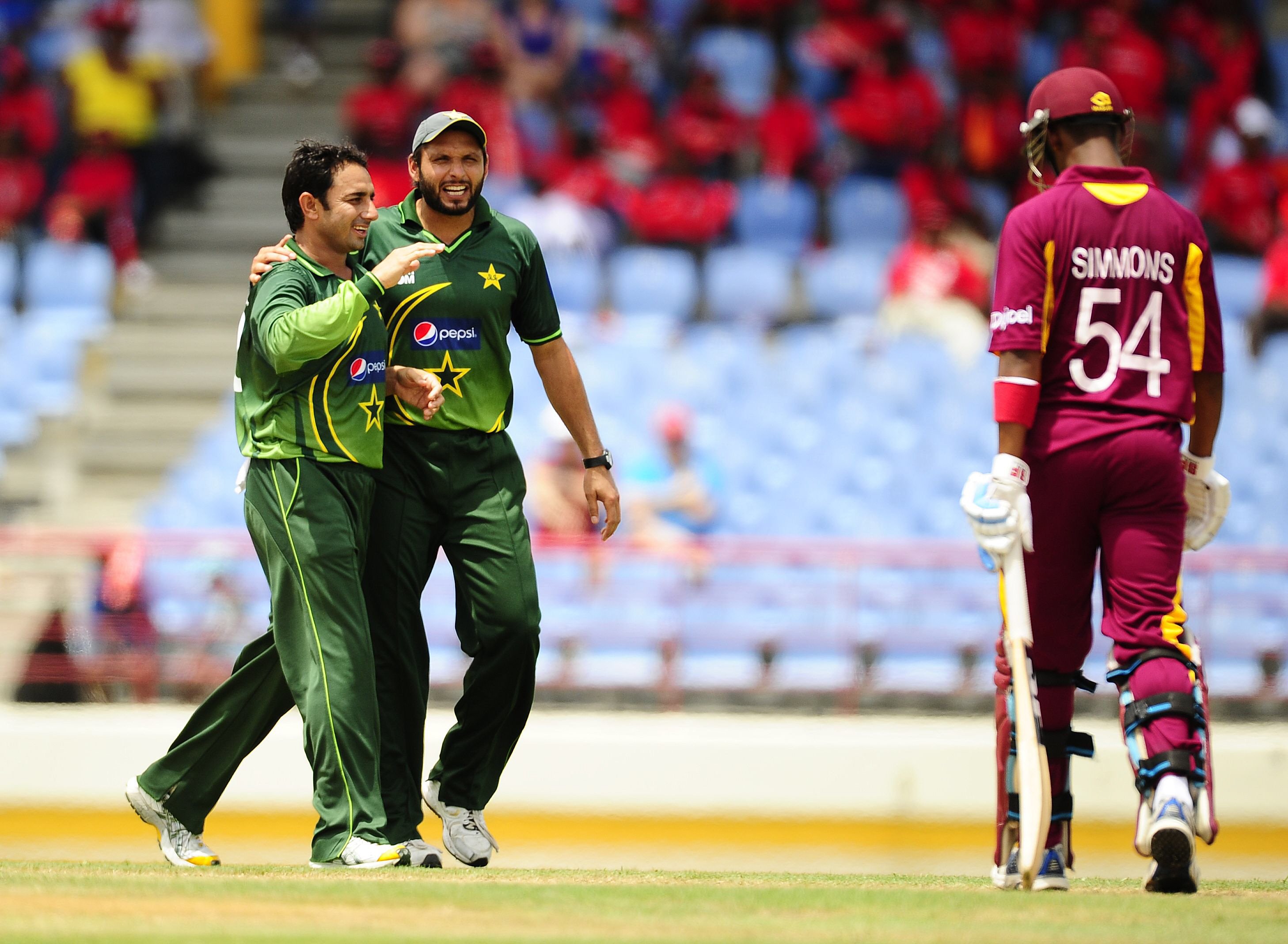 saeed ajmal l and shahid afridi photo afp