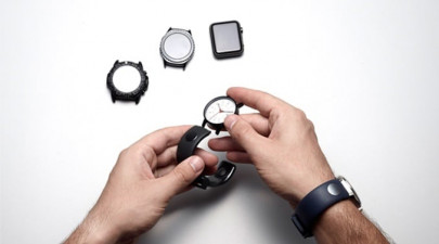 this strap lets you receive calls using just your fingers