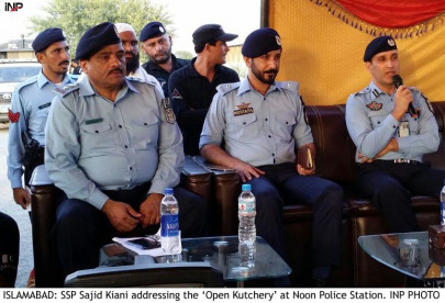 friendly policing police told to check street crime power theft friendly policing police told to check street crime power theft