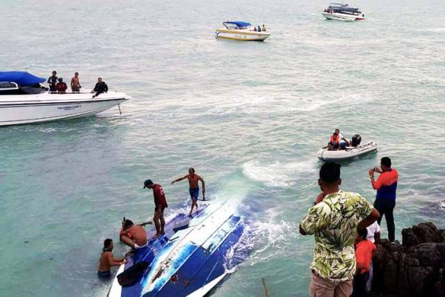 eleven remain missing after the pilgrim boat capsized on sunday photo file