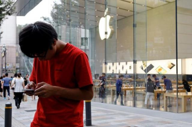 reports suggest iphone 7 plus causing hissing sounds photo reuters reports suggest iphone 7 plus causing hissing sounds photo reuters
