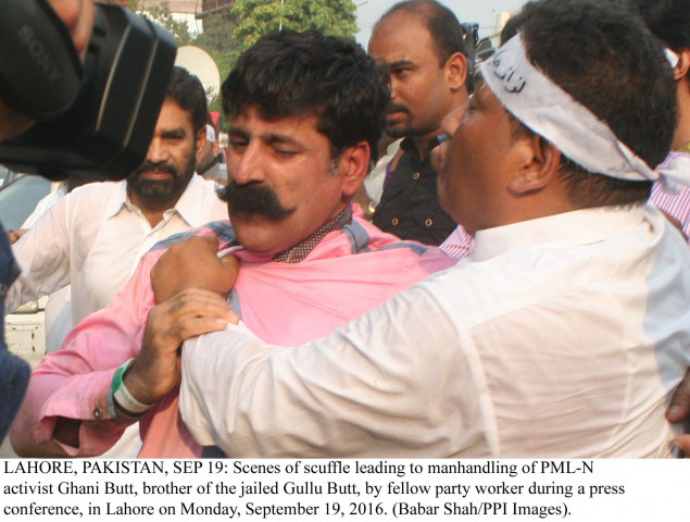 scenes of scuffle leading to manhandling of pml n activist ghani butt brother of the jailed gullu butt photo ppi scenes of scuffle leading to manhandling of pml n activist ghani butt brother of the jailed gullu butt photo ppi
