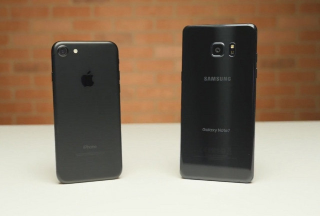 apple 039 s iphone 7 vs samsung 039 s galaxy note 7 photo phonebuff apple 039 s iphone 7 vs samsung 039 s galaxy note 7 photo phonebuff
