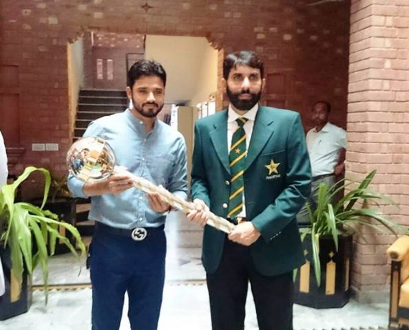azhar ali and misbahul haq posing with the prestigious test mace photo courtesy pcb azhar ali and misbahul haq posing with the prestigious test mace photo courtesy pcb