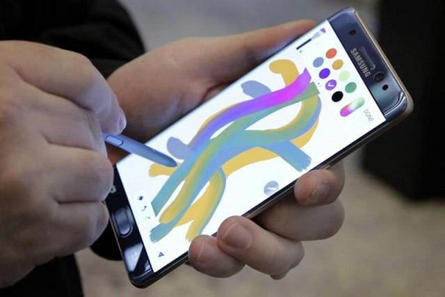 the agency ordered samsung to have its supplier conduct x ray tests on the batteries before the components are shipped photo afp the agency ordered samsung to have its supplier conduct x ray tests on the batteries before the components are shipped photo afp