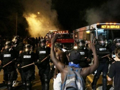 nine people hurt 44 arrested in charlotte protests overnight