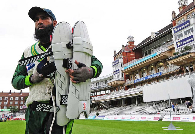 muhammad yousuf heads to practice on the eve of his test return at the oval on august 17 2010 photo afp muhammad yousuf heads to practice on the eve of his test return at the oval on august 17 2010 photo afp