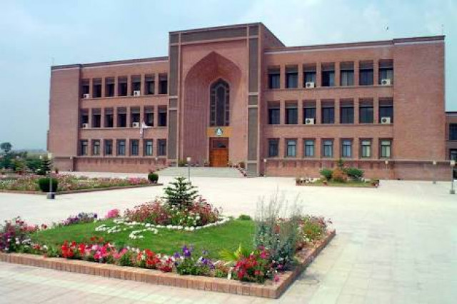 the speakers said the prolonged curfew has left people with hardly any access to newspapers telephone and internet photo iiui facebook page the speakers said the prolonged curfew has left people with hardly any access to newspapers telephone and internet photo iiui facebook page