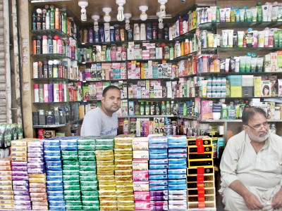 it s business as usual in lahore s paan mandi