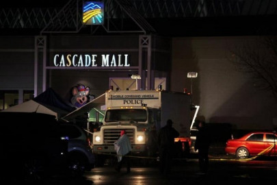 police capture gunman in us mall shooting that killed 5
