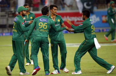 umar akmal pulls out the dab sends twitter into meltdown umar akmal pulls out the dab sends twitter into meltdown