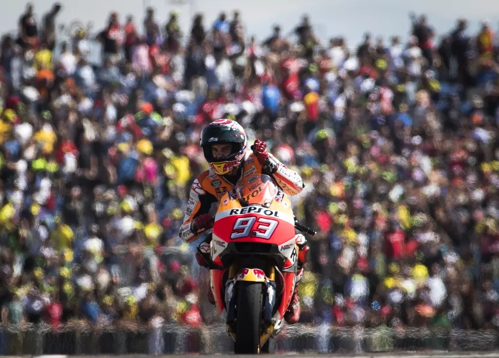 marc marquez celebrates after winning at the motorland racetrack in alcaniz on september 25 2016 photo afp marc marquez celebrates after winning at the motorland racetrack in alcaniz on september 25 2016 photo afp