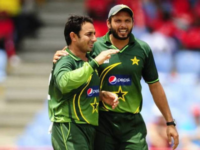 afridi ajmal to miss out on next year s central contracts reports