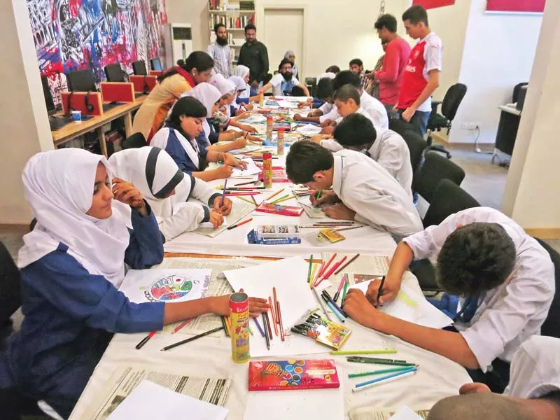 the students of deaf reach school gulistan e jauhar campus let their creativity speak for them at lincoln s corner photo courtesy pacc the students of deaf reach school gulistan e jauhar campus let their creativity speak for them at lincoln s corner photo courtesy pacc