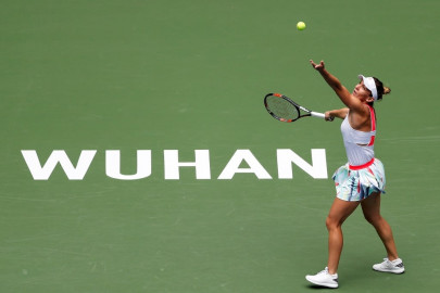 halep knocked dizzy at wuhan open