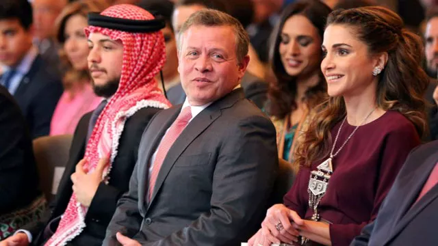 jordan 039 s king abdullah his wife queen rania and their son crown prince hussein attend a ceremony to mark the 70th independence day amman jordan may 25 2016 photo reuters jordan 039 s king abdullah his wife queen rania and their son crown prince hussein attend a ceremony to mark the 70th independence day amman jordan may 25 2016 photo reuters