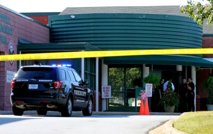 anderson county sheriff 039 s deputies and investigators gather outside of townville elementary school after a shooting in townville south carolina u s september 28 2016 photo reuters anderson county sheriff 039 s deputies and investigators gather outside of townville elementary school after a shooting in townville south carolina u s september 28 2016 photo reuters