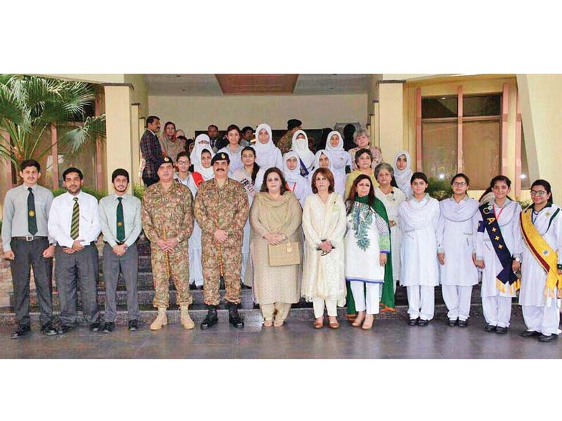 army chief general raheel sharif in a group photo with the students of army public schools photo app