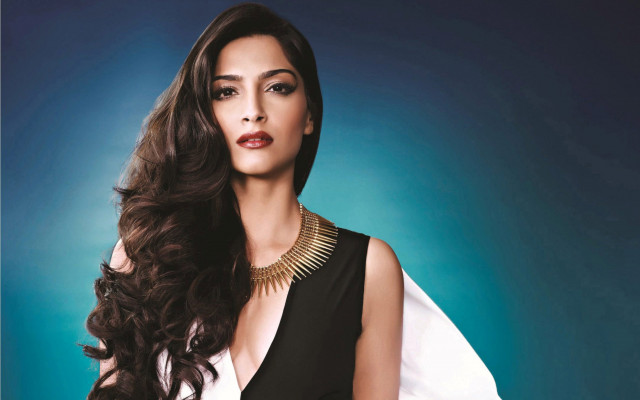 sonam kapoor photo vagabomb