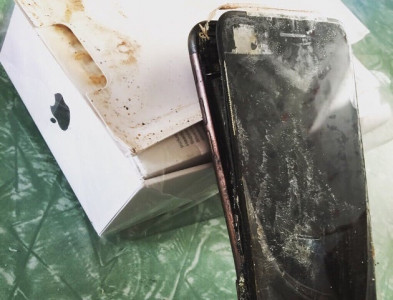 reddit user claims iphone 7 exploded on its way from apple reddit user claims iphone 7 exploded on its way from apple