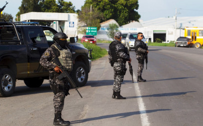 gunmen ambush mexican military convoy kill 5 soldiers