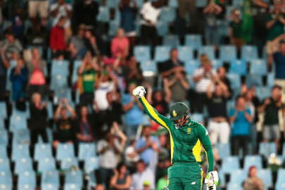 de kock s extravagant ton hands south africa win over australia de kock s extravagant ton hands south africa win over australia