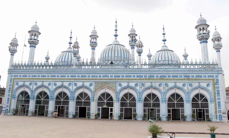 general view of the historic markazi jamia masjid photos express general view of the historic markazi jamia masjid photos express