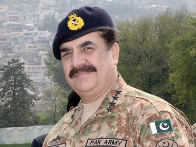 gen raheel visits strike corps amid loc tension gen raheel visits strike corps amid loc tension